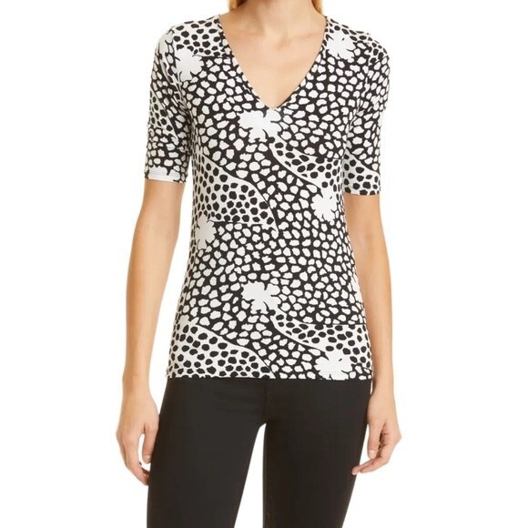 Ted Baker Top Black & White Floral Fitted Knit Blouse V Neck Women’s Size 12 - Picture 1 of 11